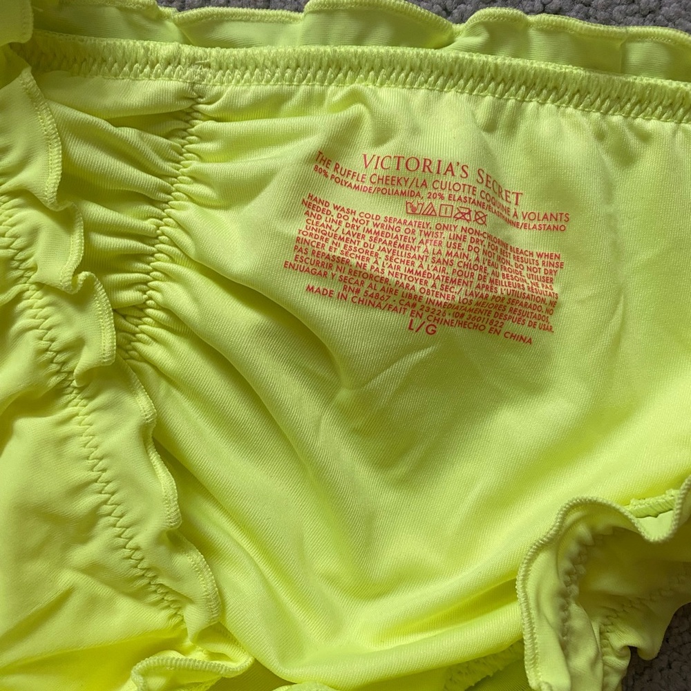 Bikini - Picture 5 of 5